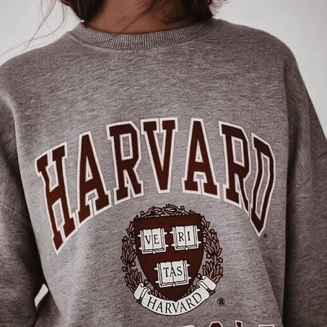 Harvard University Campus, Sabrina James, University Inspiration, Harvard Students, Harvard Business, Dream College, Harvard Medical School, Harvard Business School, Academic Motivation