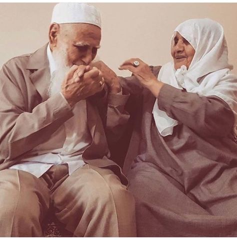 Image may contain: one or more people, people sitting and indoor Islam Marriage, Estilo Hijab, Flipagram Instagram, Muslim Images, Muslim Couple Photography, Muslim Family, Old Couples, Love In Islam, Cute Muslim Couples