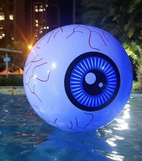 Eyeballs Halloween, Halloween Lawn Decorations, Halloween Party Bar, Horror Themed Party, Floating Pool Lights, Glow Halloween, Halloween Lamps, Inflatable Pumpkin, Halloween Lawn