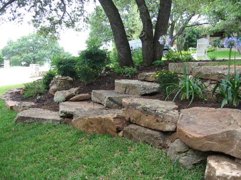 i like this rock bed! Boulder Rock Landscaping Ideas, Rock Garden Plants, Landscaping With Boulders, Garden Landscaping Ideas, Hillside Landscaping, Rock Landscaping, Front Landscaping, Rock Gardens, Garden Idea