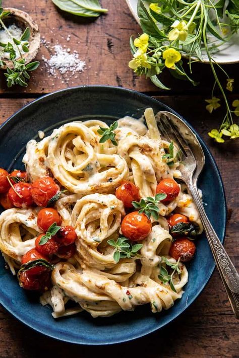 Brown Butter Cherry Tomato Fettuccine Alfredo | halfbakedharvest.com Tomato Alfredo Sauce, Summer Pasta Recipes, Half Baked Harvest Recipes, Cherry Tomato Pasta, Fettuccine Pasta, Alfredo Sauce Recipe, Summer Tomato, Harvest Recipes, Fettuccine Alfredo