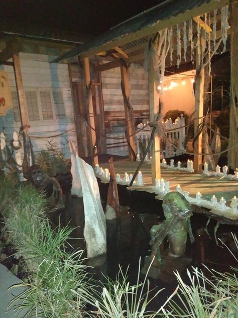 Voodoo Halloween Decorations, Creepy Swamp, Swamp Halloween, Voodoo Swamp, Swamp Shack, Voodoo Halloween, Swamp Witch, Swamp People, Swamp Creature