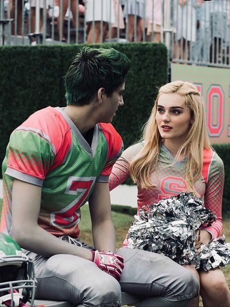 Zed and Addison, Zombies 2018 Zombie Photo, Disney Channel Movies, Milo Manheim, Meg Donnelly, Disney Channel Original, Zombie Disney, Zombie Party, Zombie Movies, Zombie 2