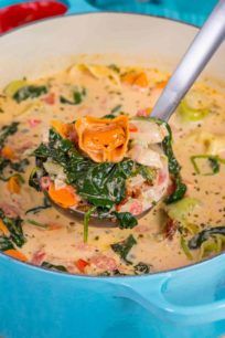 Tuscan Chicken Tortellini Soup Recipe Tuscan Chicken Tortellini Soup, Tuscan Chicken Tortellini, Tuscan Chicken Stew, Spinach And Beans, Turkey Sausage Pasta, Chicken Veggie Soup, Soup Video, Chicken Tortellini Soup, Chicken Tortellini