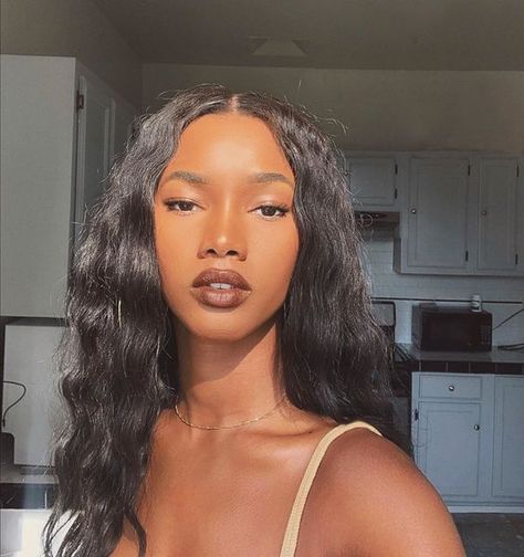 Brown Lipstick Makeup, Dark Brown Lipstick, Mariama Diallo, Lipstick On Brown Skin, Lipstick For Dark Skin, Celebrity Beauty Secrets, Brown Skin Makeup, Brown Lipstick, Style Advice