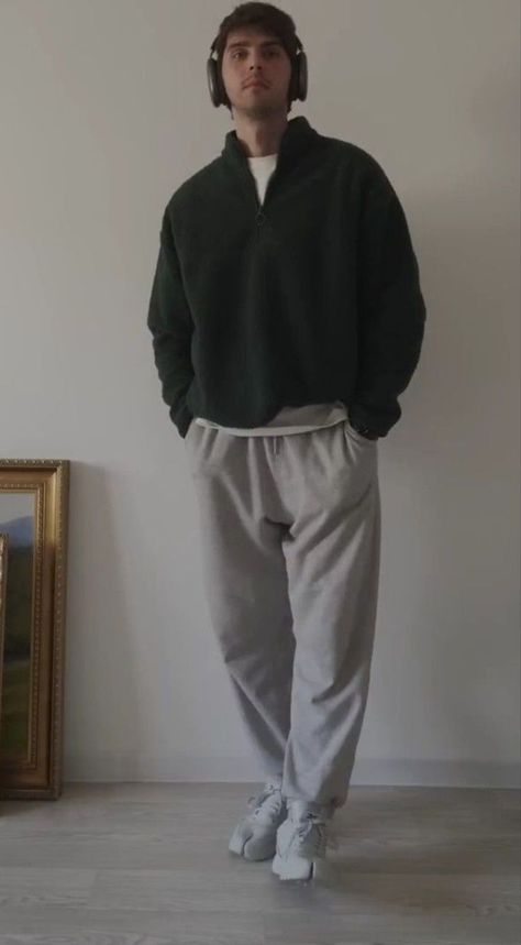 Male Cozy Outfit, Airport Outfit Comfy Men, Men’s Sweatsuit Outfit, Men’s Sweats Outfit, Lounge Outfit Men, Sweats Men Outfit, Airport Fit Men, Mens Outfits Sweatpants, Mens Sweats Outfit