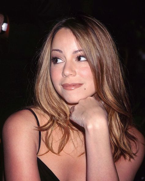 FAN PAGE 🦋🐑🇬🇧 on Instagram: “✨ #mariahcarey #lambily #thebutterflyreturns #lambs #songbirdsupreme #l4l #mimi @mariahcarey” Mariah Carey Hair, Mariah Carey 1990, Maria Carey, Mariah Carey 90s, Vibe Magazine, World Music Awards, Nia Long, Miss Girl, Glamour Magazine