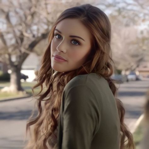 Lydia Martin Hair, Lydia Martin Aesthetic, Lydia Martin Dress, Lydia Martin Hairstyles, Lydia Martin Photoshoot, Lydia Martin Icons, Lydia Martin Season 1, Lydia Teen Wolf, Lydia Martin Outfits