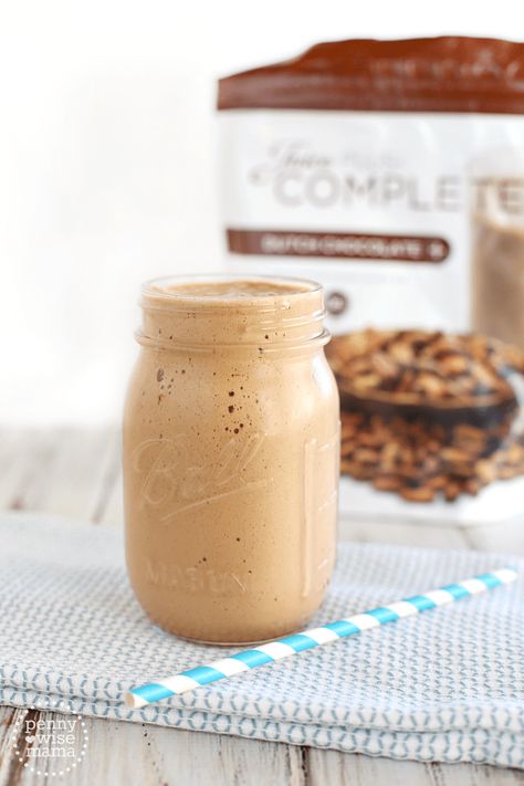 Smoothie With Juice, Juice Plus Shakes, Juice Plus Complete, Goals And Resolutions, Chocolate Banana Smoothie, Kids Juice, Healthy Afternoon Snacks, Juicing Benefits, Chocolate Shake