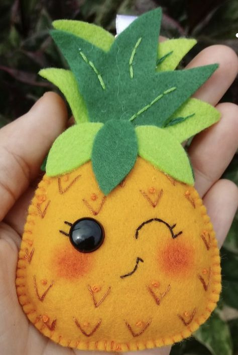 Felt Pineapple, Felt Toys Diy, Felt Keychain, Felt Ornaments Patterns, Felt Bookmark, Felt Crafts Patterns, Felt Crafts Diy, Felt Pattern, Felt Patterns