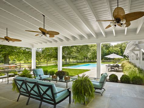 You can't always count on a natural breeze, so consider a ceiling fan to stir up the air and cool off your space. Diy Patio Ideas, Relaxing Patio, Covered Patio Design, Patio Plans, Farmhouse Patio, Pallet Patio Furniture, Shelter Design, Pallet Patio, Patio Projects