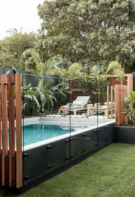 Barefoot Bay Villa: a luxurious holiday home in Byron Bay Pool Design Ideas, Pool Landscape Design, Small Pool Design, Backyard Pool Landscaping, Pool Fence, Dream Pools, Backyard Pool Designs, Swimming Pools Backyard, Pool Design