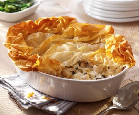 Top Simon Rimmer's juicy chicken and leek pie with filo pastry to add a crunch the family will love Filo Pastry Recipes, Chicken And Leek Pie, Leek Pie, Pasta Fillo, Savoury Pies, Healthy Italian, Tesco Real Food, Fish Pie, Filo Pastry