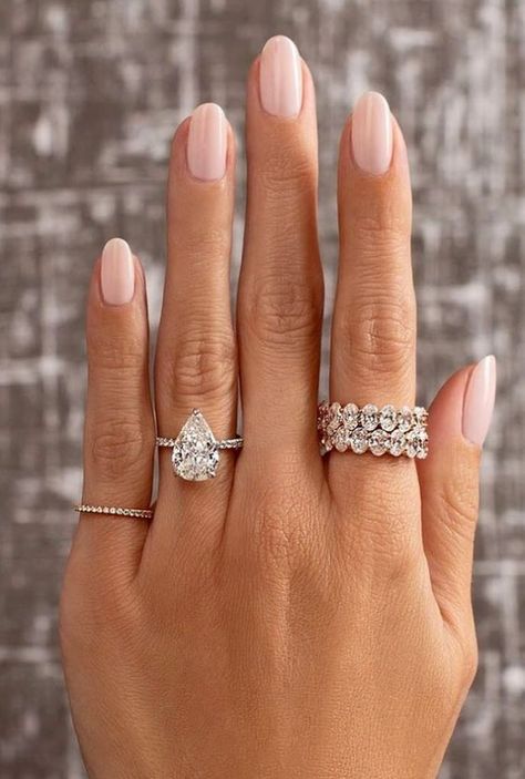 You'll love these 31 wedding nail designs and ideas we've gathered. I hope you enjoy browsing through them! #bridalnails White Wedding Nails, Wedding Nail Ideas, Simple Wedding Nails, Gorgeous Bridal Makeup, Birthday Nail Designs, Geometric Nail Art, Eye Makeup Styles, Wedding Nail, Geometric Nail