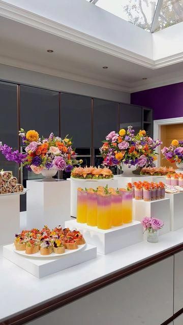 C&T | Creative Catering on Instagram: "A magical spread ������������✨ #autumn #florals #birthday #art" #CincodeMayoFiestaFoods Table Graduation, Officer Party, Bridal Lunch, Creative Catering, Decoration Buffet, Catering Food Displays, Autumn Florals, Brunch Decor, Catering Display