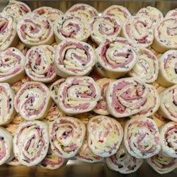 Muffuletta Pinwheels - Allrecipes.com Muffuletta Salad, Salmon Pinwheels, Horderves Appetizers, Muffuletta Sandwich, Tortilla Rolls, Olive Salad, Pinwheel Recipes, Provolone, Appetizer Dips