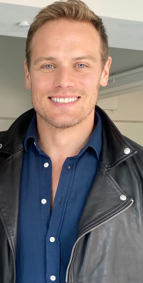 Sam Heughan Family, Kaley Cuoco Hair, Sam Heughan Actor, Cute Messages For Him, Outlander Funny, Uk Actors, Sam Hueghan, James Fraser Outlander, Jaime Fraser