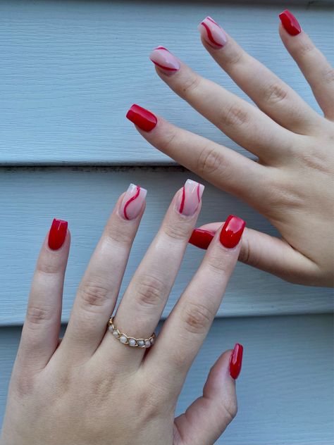 Red And White Aesthetic Nails, Red Nails Easy Design, Red Hoco Nails Square, Classic Red Nails Design, Red Nail Designs Easy, White And Red Christmas Nails Short, Red Nails With Swirls, Short Simple Christmas Nails Acrylic, Simple Christmas Square Nails