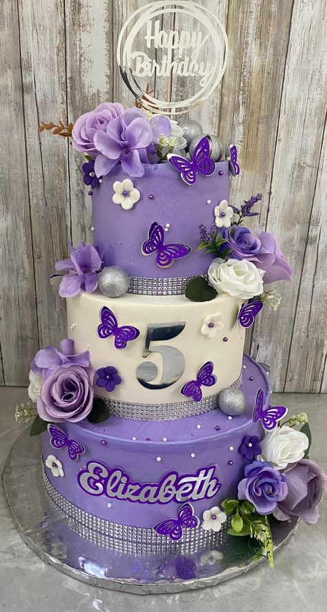 Purple Quince Cake, Purple Quinceanera Theme, Purple Butterfly Cake, Butterfly Wedding Cake, Quince Cakes, Sweet 16 Centerpieces, Purple Cakes Birthday, Butterfly Birthday Cakes, Purple Cake