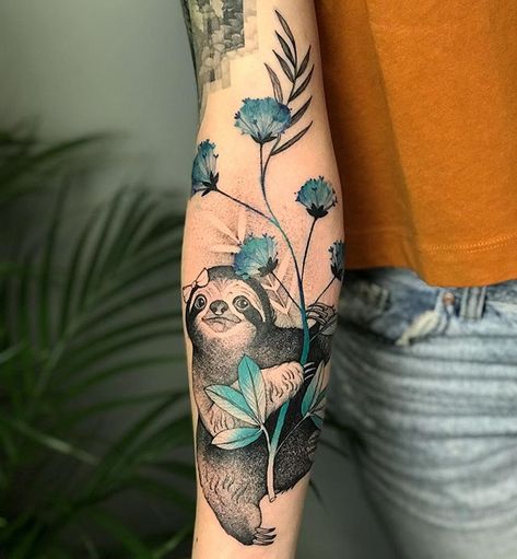 Lady Sloth🌿 done in #Hamburg in @odyssee_tattoo ❤️ #germany #ink #tattoo #tattoos #sloth #plants #wroclaw #poland #animal #tatuaje Sloth Sleeve Tattoo, Sloth Tattoos For Women, Tiny Sloth Tattoo, Sloth Tattoo Design, Sloth Drawings, Lama Tattoo, Sloth Tattoos, Dzo Lama, Hippo Tattoo