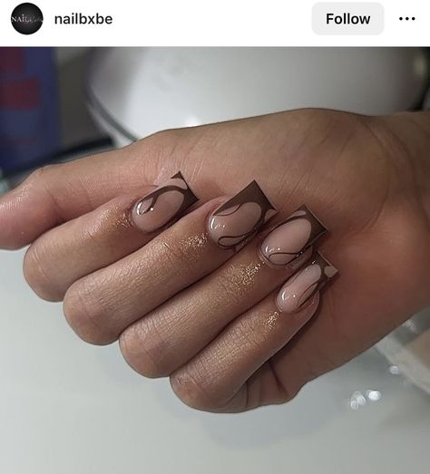 Fall Short Nail Designs Autumn, Brown Nails Design Square, Short Acrylic Nails Fall 2024, Short Nail Designs Brown, Brown Square Nails Design, Brown Nails Short Square, Brown Short Acrylic Nails, November Short Nails, November Nails Square