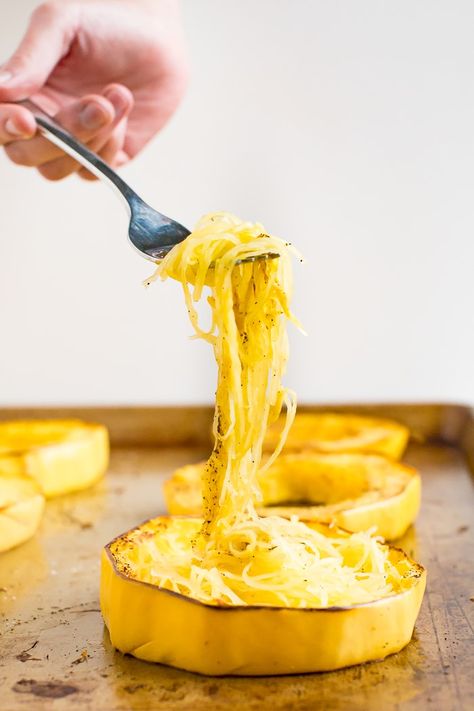 Here's how to cook spaghetti squash if you want long pasta-like strands and spaghetti squash that isn't watery! Just cut the squash widthwise, into rings and roast it. #spaghettisquash #lowcarb #eatingbirdfood Spaghetti Squash Microwave, Cook Spaghetti Squash, Cooking Spaghetti Squash, How To Make Spaghetti, Baked Spaghetti Squash, Spaghetti Squash Recipes, Baked Spaghetti, Bird Food, Squash Recipes