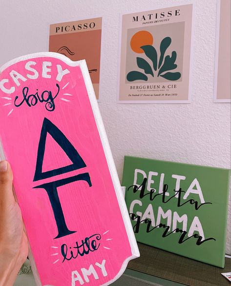 Sorority Sorority Big Plaques, Sorority Plaques Big Little, Big Little Plaques, Sorority Plaques, Sorority Initiation, Plaque Ideas, Big Little Sorority, Plaque Design, Sorority Paddles