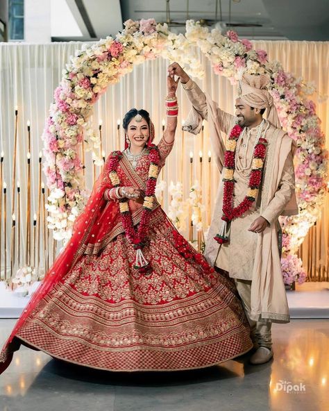 Wedding Poses Ideas, Sabyasachi Lehengas, Gorgeous Lehenga, Bride Groom Photoshoot, Best Indian Wedding Dresses, Bride Groom Poses, Indian Bride Poses, Indian Bride Photography Poses, Indian Wedding Poses