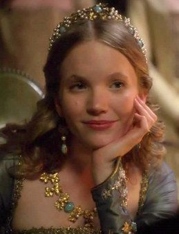 Tamzin Merchant, Catherine Howard, Tudor Series, The Tudors Tv Show, Katherine Howard, Anne Of Cleves, Grey Gown, Tudor Dynasty, The White Princess