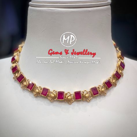 Traditional ruby necklace Gold And Ruby Necklace, Simple Ruby Necklace Designs, Ruby Necklace Designs Gold, Ruby Necklace Indian Gold, Ruby Jewelry Necklaces Gold, Ruby Necklace Indian, Ruby Gold Necklace, Ruby Necklace Designs, Gold Ruby Necklace