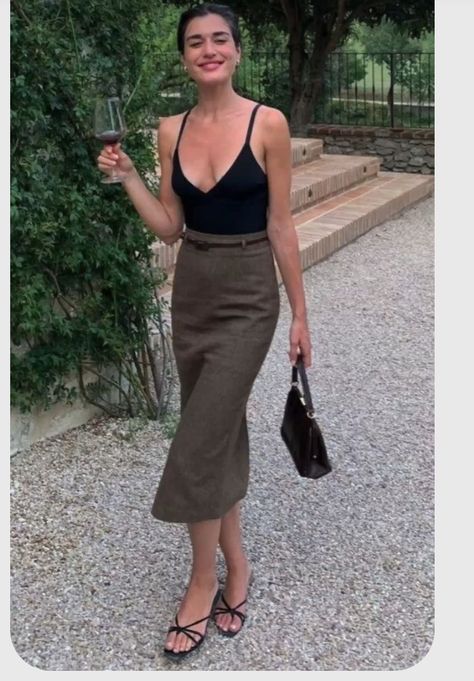 60s Summer Fashion, Vintage Italian Summer, Italian Fashion Women, Old Money Summer Outfits, Italian Women Style, Italian Vibes, Old Money Summer, Midi Skirts Summer, Italian Chic