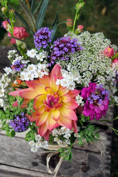 peach dahlia, baby's breath, pink zinnia, lace flower, sedum, purple verbanum, snapdragons, seaberry branch Zinnia Arrangements, Dahlia Arrangements, Dahlia Flower Arrangements, Cut Flower Farm, Fall Flower Arrangements, Flower Cart, Flower Vase Arrangements, Flower Farmer, Cut Flower Garden