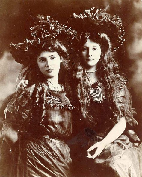 Postal Vintage, Old Photography, Edwardian Era, Vintage Portraits, Edwardian Fashion, Antique Photos, Vintage Pictures, Old West, Pics Art