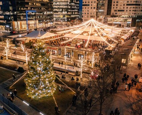 Boston Neighborhoods, Winter Market, Boston Things To Do, Food Activities, Best Christmas Markets, New England Travel, Christmas Events, Christmas Town, Outdoor Market