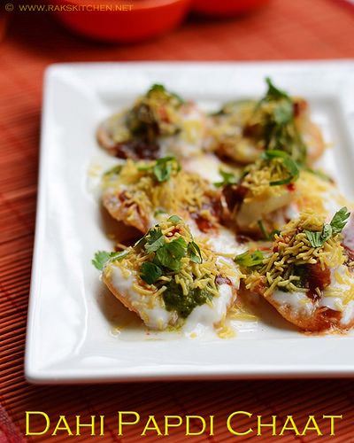 dahi-papdi-chaat---1 Chat Recipes, Indian Chaat, Chats Recipe, Sev Puri, Desi Street Food, Mumbai Street Food, Puri Recipes, Indian Street Food Recipes, Pani Puri