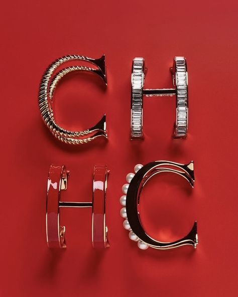 Jewelry Latina, Thigh Jewelry, Carolina Herrera Perfume, Latina Jewelry, Perfume Carolina Herrera, Ch Carolina Herrera, Publicidad Creativa, Bold Necklace, Classy Girl