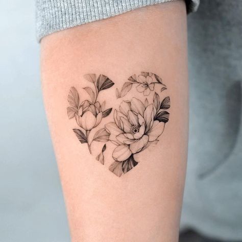 36 Heart Tattoo Designs to Spark Your Inspiration Cute Tattoos With Meaning Inspiration, Flower Tattoo Fine Line, Chest Tattoo Flowers, Purple Heart Tattoos, Heart Flower Tattoo, Rose Heart Tattoo, Cute Tattoos With Meaning, Tattoo Fine Line, Circle Tattoo