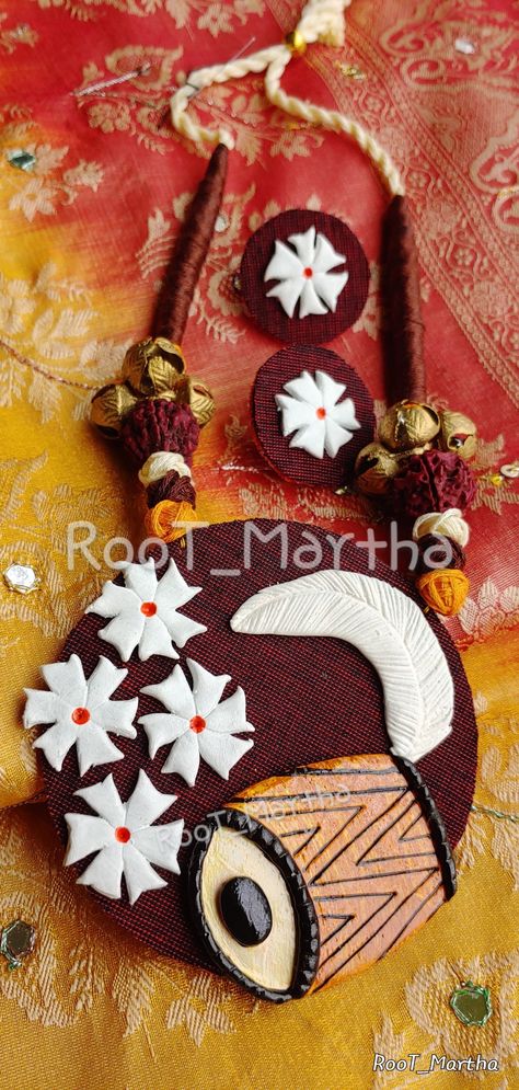 Durga Puja Handmade Jewellery, Clay Flower Pendant, Durga Puja Jewellery, Clay Jwellery Idea, Minion Painting, Long Necklace Handmade, Kahlo Paintings, Jewelry Necklace Simple, Classroom Pictures