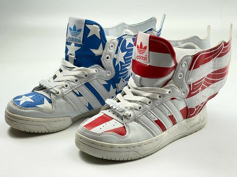 Jeremy Scott Adidas Outfit, Adidas Jeremy Scott Wings, Jeremy Scott Adidas, Pinterest Fits, Funny Shoes, Striped Sneakers, Adidas Outfit, Jeremy Scott, Swag Shoes