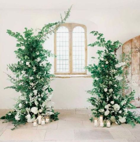 Flower Tower Ideas Wedding, Bridal House Decoration, Flower Tower Wedding Ceremony, Wedding Ceremony Flower Ideas, Flower Tower Wedding, White Green Wedding Flowers, Brympton House, White And Green Wedding Flowers, Somerset Wedding