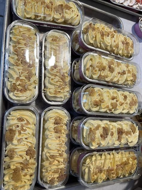 Loaf Cheesecake, Loaf Pan Desserts, Savory Finger Foods, Lemon Crunch, Everyday Desserts, Mini Loafs, Crunch Topping, Savoury Finger Food, Pan Desserts