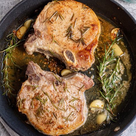 Fresh Rosemary Pork Chops With Garlic Pork Chops Hello Fresh, Bone In Pork Chop Recipe, Pork Chops Bone In, Rosemary Pork Chops, Pork Chop Recipe, Juicy Pork Chops, Garlic Butter Sauce, Easy Soup, Pork Chop