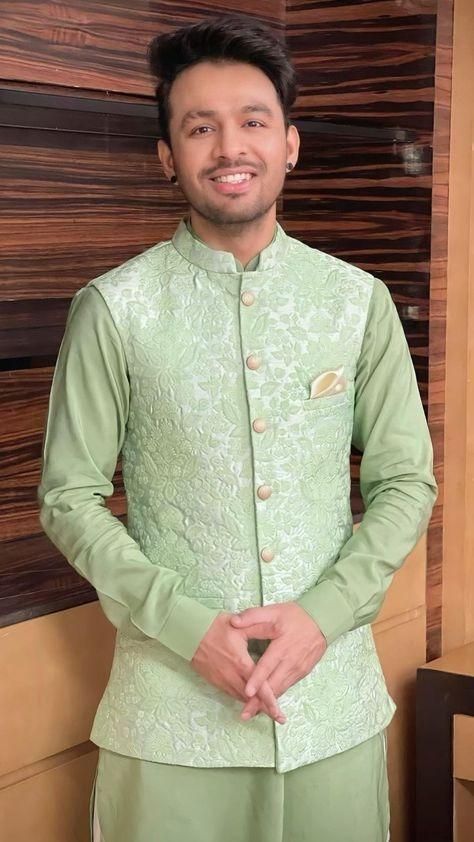 Jabha Koti For Men, Jents Design Kurta With Koti, Koti Style Kurti, Kurta Koti, Mehandi Outfits, Ladies Suits Indian, Indian Wedding Suits Men, Wedding Clothes For Men, Man Dress Design