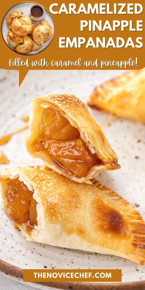 Empanadas Recipe Pineapple, Pineapple Empanadas Mexican, Pineapple Hand Pies, Peach Empanadas Recipes, Empanada Dessert, Pineapple Turnovers Recipe, Pineapple Turnover, Fruit Empanadas Recipe, Fruit Empanadas