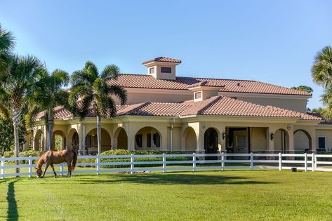 Rancho House Ranch Homes, Spanish Ranch Style Homes, Hacienda Homes, Ranch House Exterior, Hacienda Style Homes, Dream Mansion, Dream Life House, Hacienda Style, Spanish Style Homes