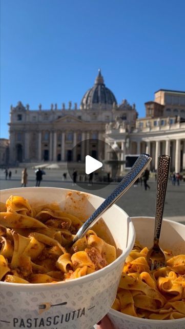 Rome Italy 🇮🇹 Roma Travel | Hotels | Food | Tips on Instagram: "Taste the authentic flavors of Italy with this must-try takeaway pasta in Rome via @romeitalytravel!🍝😋 👉Share this post with your foodie squad and plan for a day full of Italian delicious food!😋 🎥 @romeitalytravel 📍Pastasciutta, Rome" Roma Travel, Hotel Food, Food Tips, Rome Italy, Delicious Food, Food Hacks, Rome, Yummy Food, Pasta