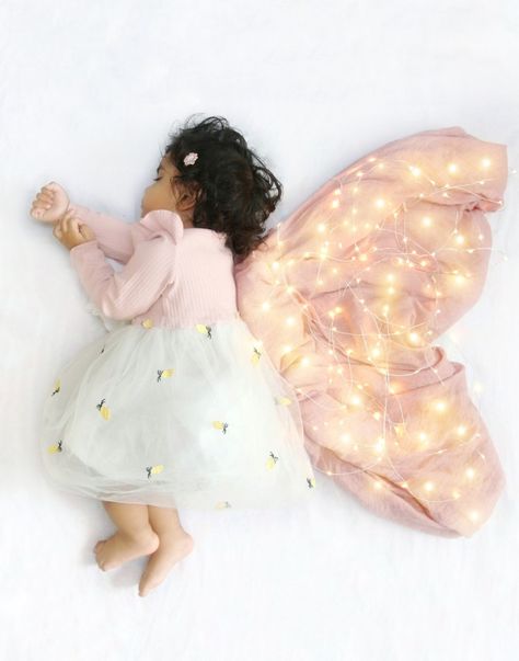 Baby Girls Photoshoots, Butterfly Theme Baby Photoshoot, Baby Girl Photoshooting Ideas At Home, Baby Girl Monthly Photoshooting Ideas, Baby Girl Photoshooting At Home, Baby Girl Photoshooting, Cute Babies Photography, Baby Milestones Pictures, Monthly Baby Pictures