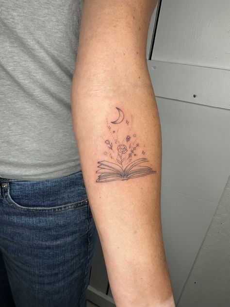 Books are magic ✨ fine line tattoo, books, flowers, whimsical tattoo ✨ www.kimmytattsstudio.com Colored Fine Line Tattoo, Fine Line Tattoo Book, Fine Line Book Tattoo, Open Book Tattoo, Lining Tattoo, Whimsical Tattoo, Books Are Magic, Whimsical Tattoos, Books Flowers