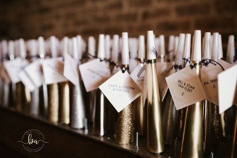 Epic Ideas for a New Year's Eve Wedding Bash | weddingsonline New Years Wedding Save The Date, Nye Wedding Centerpieces, New Year’s Eve Wedding, New Years Eve Wedding Ideas, House Party Outfits, Creative Seating Chart, New Years Eve Cake, Crisp Wedding, New Year's Eve Party Themes