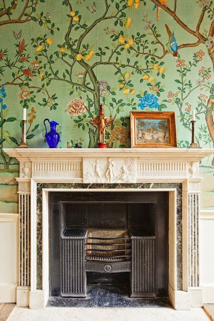 e Gournay Chinoiserie Abbotsford design for 16 Queen Anne's Gate via Wonderland Philosophy Blue Chinoiserie Wallpaper, Chinoiserie Room, De Gournay Wallpaper, Modern Chinoiserie, Chinese Wallpaper, Wallpaper Interior, Hand Painted Wallpaper, Chinoiserie Wallpaper, Chinoiserie Chic